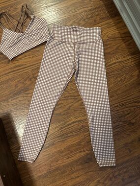 Women's High-Waist Gingham Leggings -l and sports bra